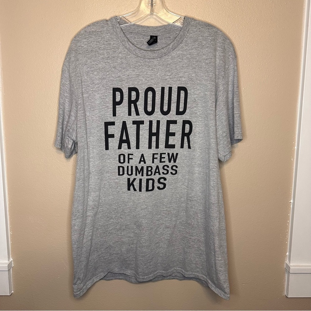 Gildan Light Gray Men’s Proud Father Graphic Tee Size XL